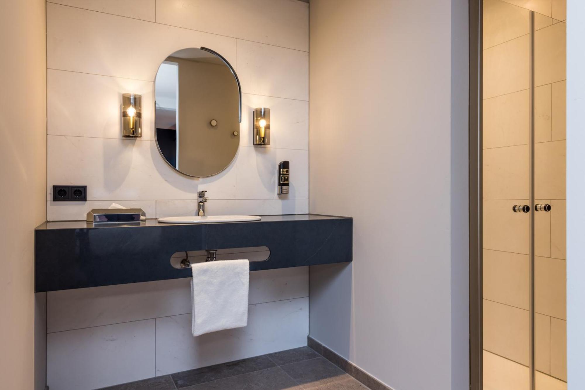 Merici Hotel Ситтард Экстерьер фото